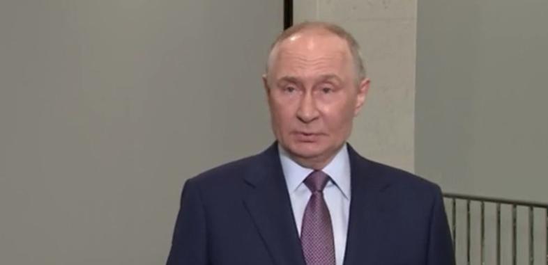 Путин поздравил Токаева и напомнил про визит в Россию