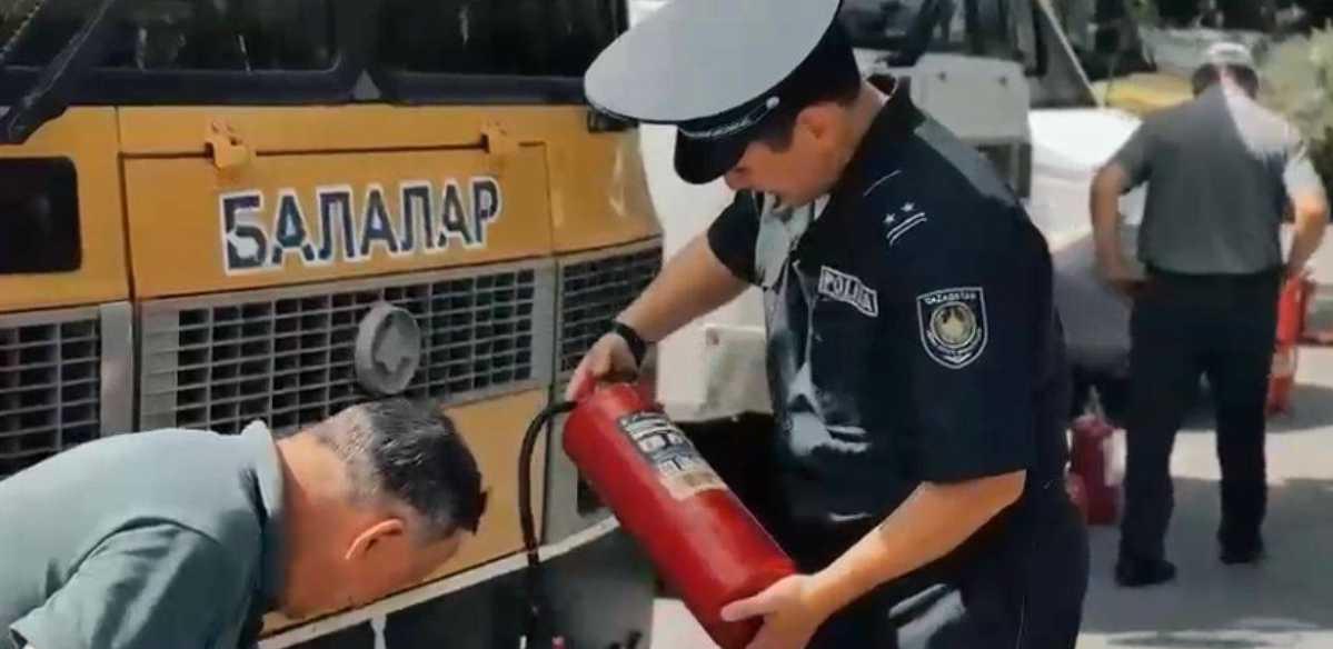 Полиция усиливает контроль за перевозками детей в Казахстане