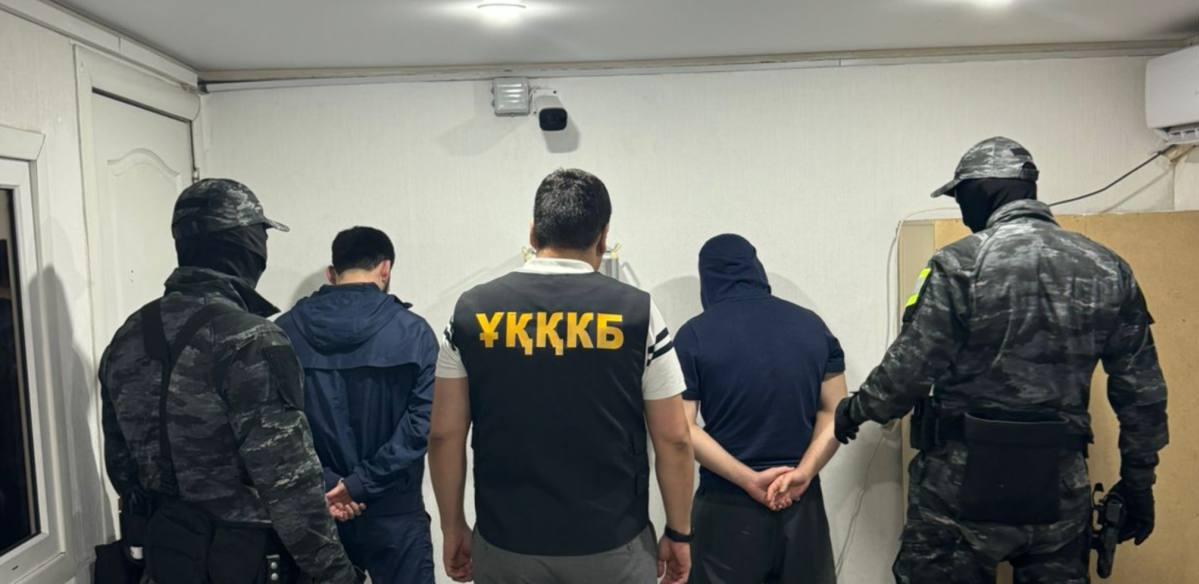 Действовали по сговору: группу вымогателей задержали в Костанае
