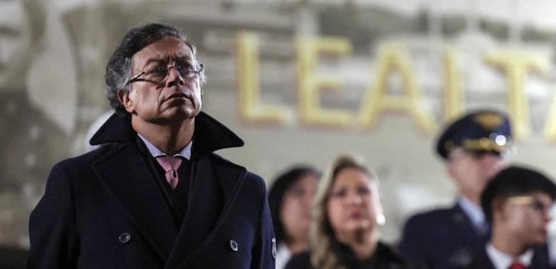 Президент Колумбии захотел взяться за оружие 