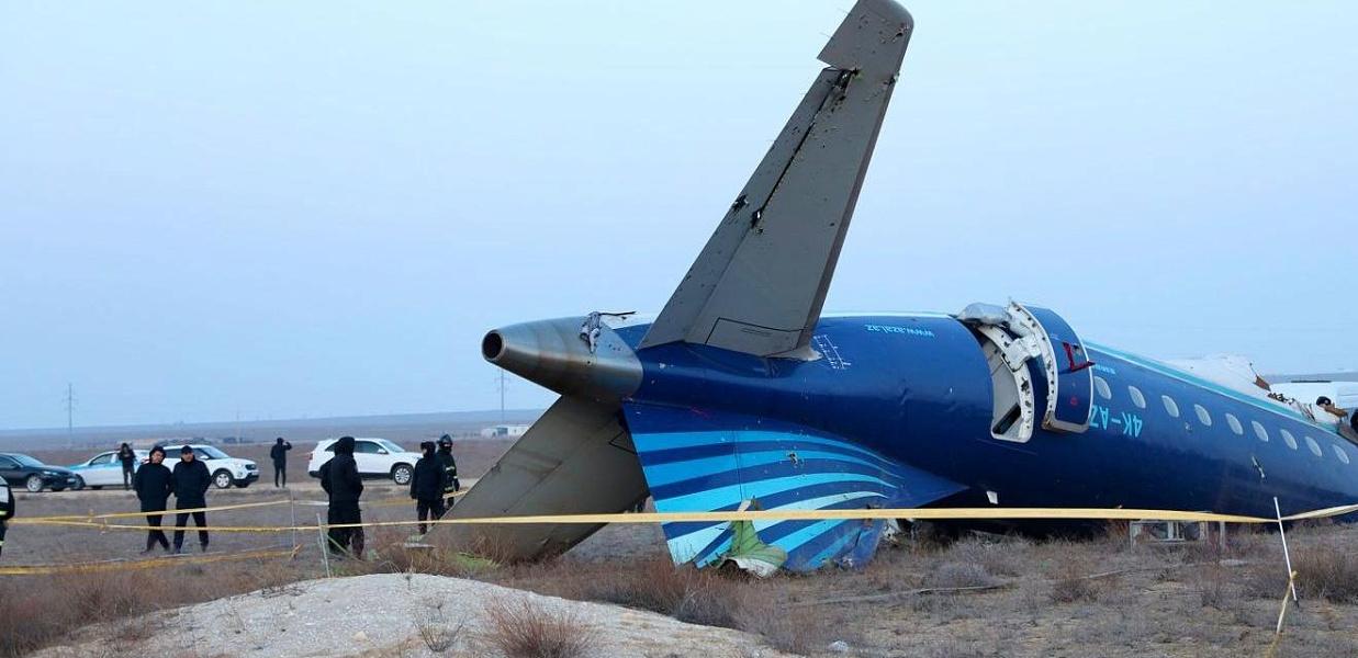 В России закрыли дело по катастрофе самолета AZAL близ Актау