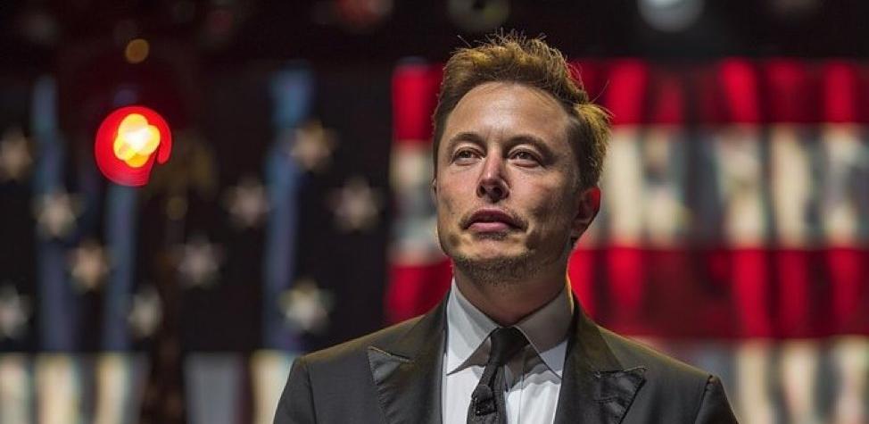 Илон Маск стал первым человеком в мире с состоянием $700 млрд