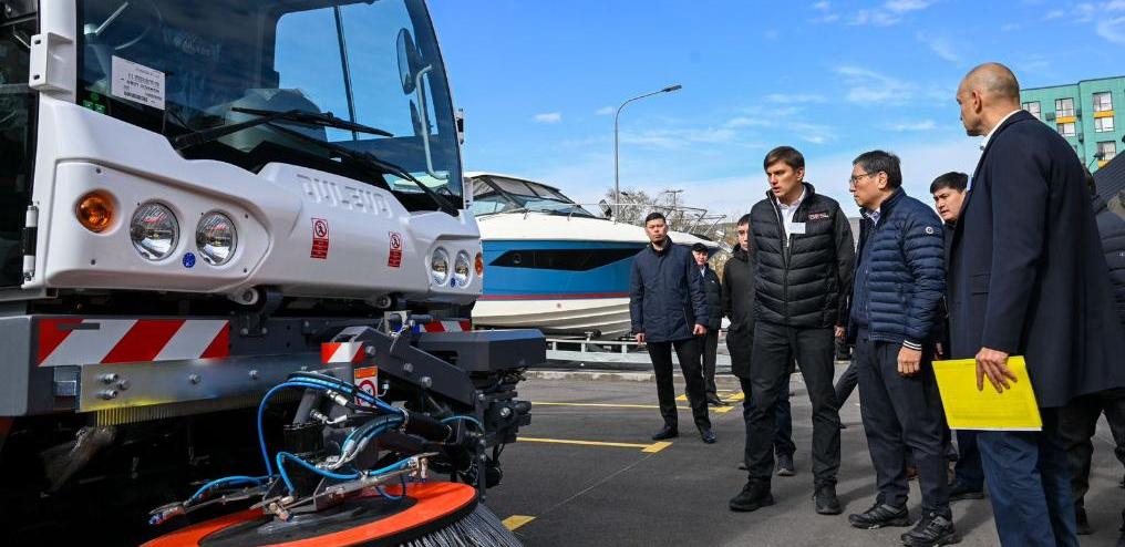 В Алматы открыли цех по сборке коммунальной техники