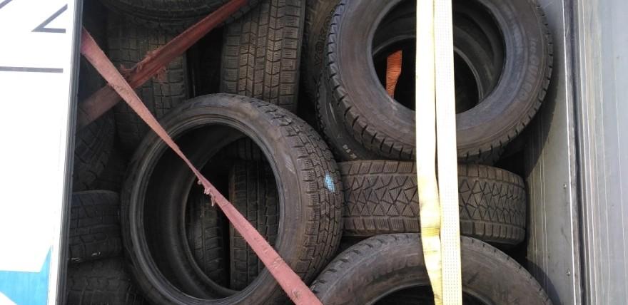 Тысячи тонн поддержанных шин незаконно ввезли в Казахстан