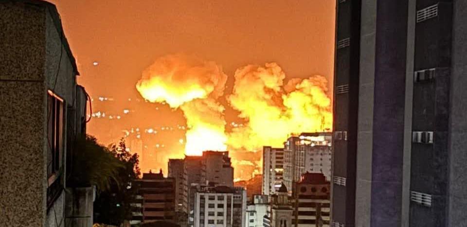 Каракас бомбят с воздуха