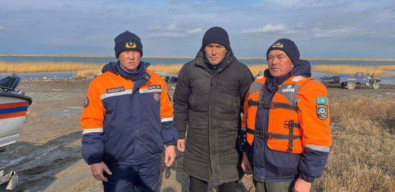 Рыбака спасли на озере Алаколь