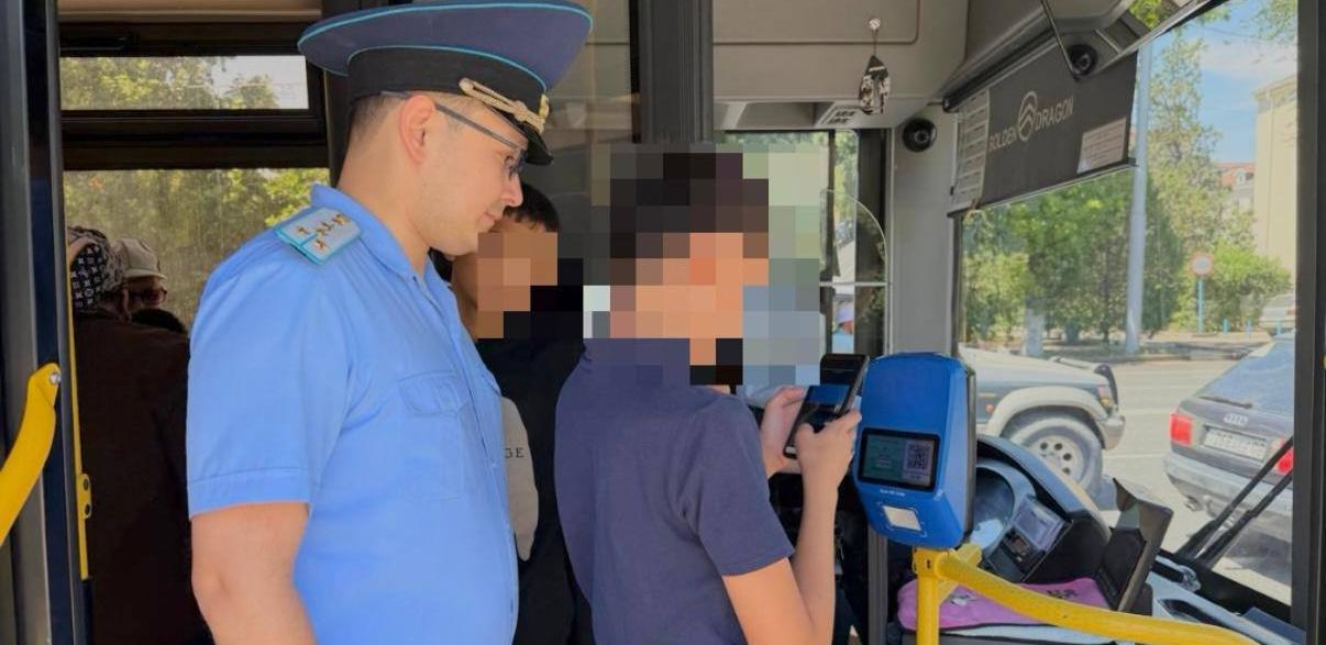 Детей лишили льготного проезда в автобусах  Жамбылской области
