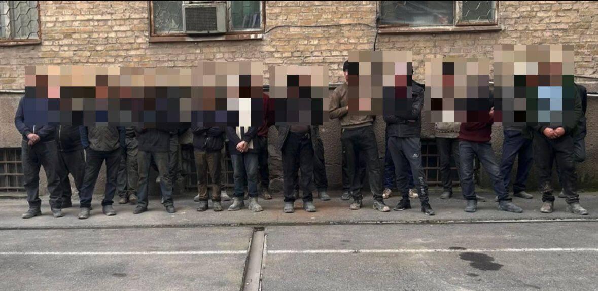 Предприниматель незаконно использовал иностранную рабочую силу в Шымкенте