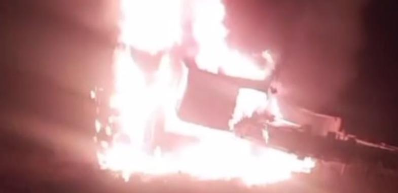 Автобус врезался в экскаватор на трассе Астана – Темиртау