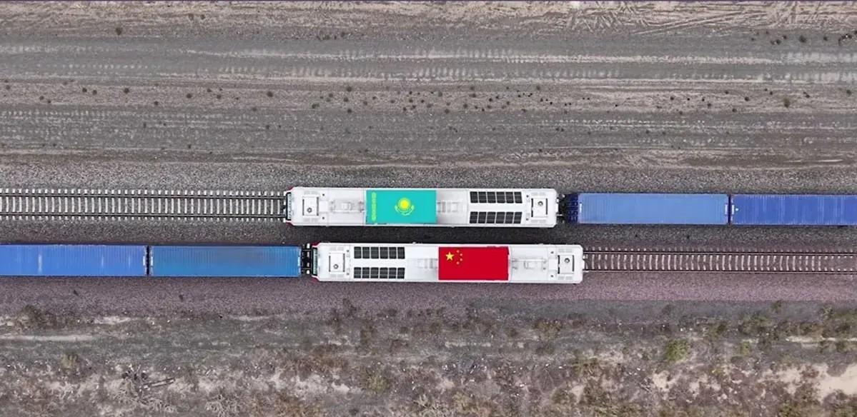 На границе Казахстана и Китая застряли 3 тысячи вагонов