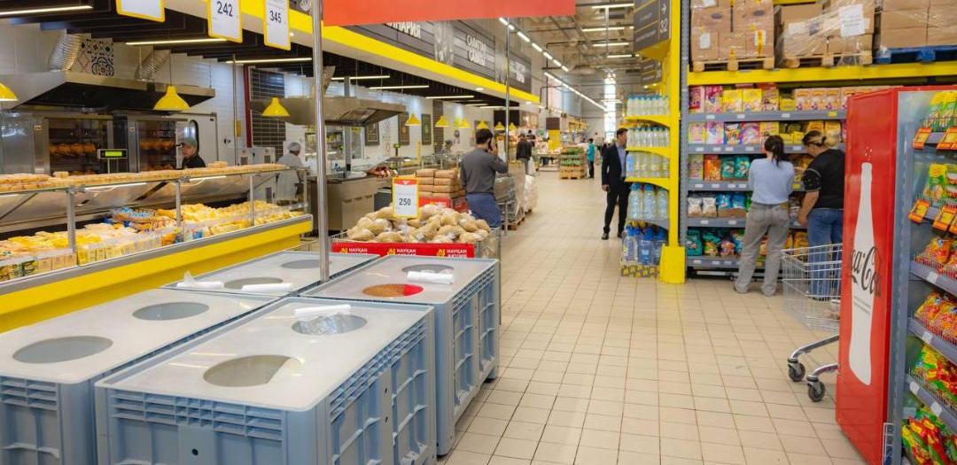 Наценку на продукты снизили перед Новым годом в Казахстане