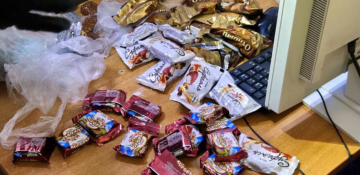 Конфеты с марихуаной  обнаружили у гражданки Узбекистана па посту Тажен 