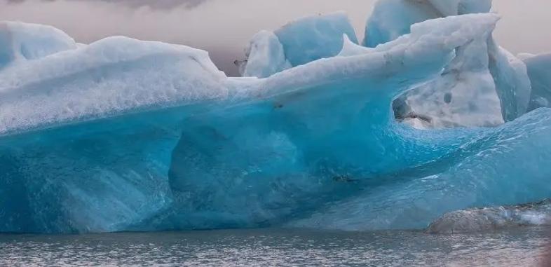 Ледник «Судного дня» начал движение