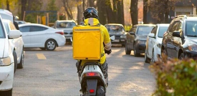 Курьеров Алматы хотят обязать проходить биометрию 