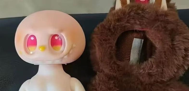 Фанаты игрушки лабубу вскрыли ее и ужаснулись