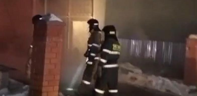 Взрывы предотвратили пожарные в цеху по утилизации шин в Астане