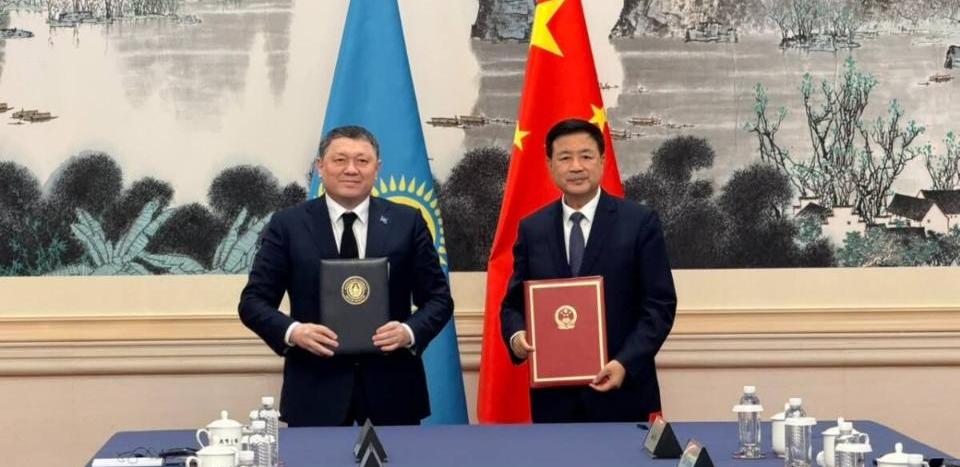 Водительские права казахстанцев признают в Китае