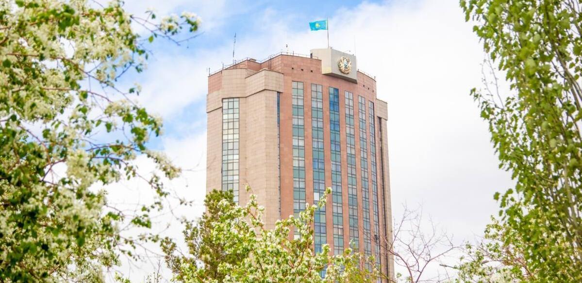 Сотни групп в автошколах Казахстана приостановили подготовку водителей 