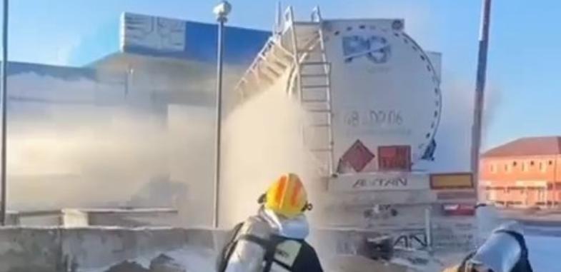 Бензовоз чуть не взорвался на АЗС в Атырауской области