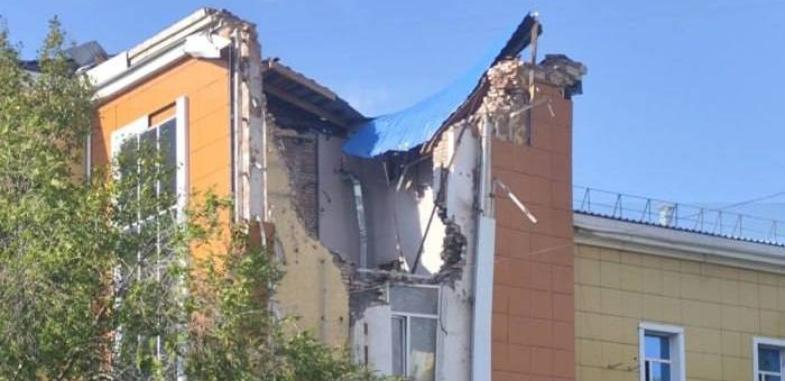 Здание обрушилось в Караганде: внутри были люди