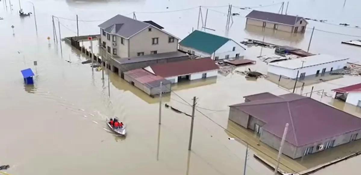 Паводки угрожают 30 населенным пунктам в Казахстане