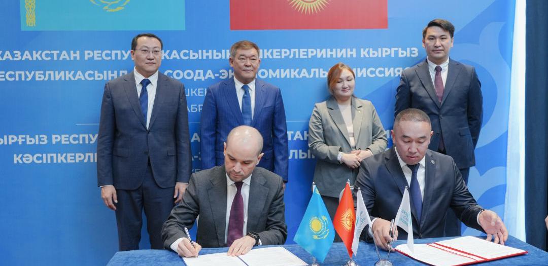 Казахстан и Кыргызстан подписали коммерческие соглашения на $8,2 млн