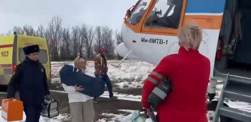 Младенца экстренно доставили вертолетом в Усть-Каменогорск
