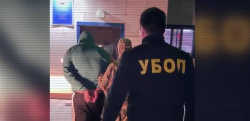 Оружие и дорогие авто: МВД раскрыло детали спецоперации