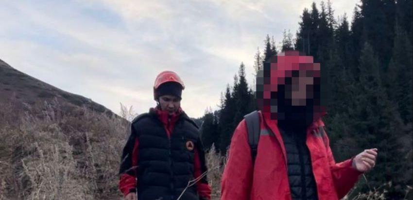 Более 16 часов искали туристку в горах вблизи Алматы