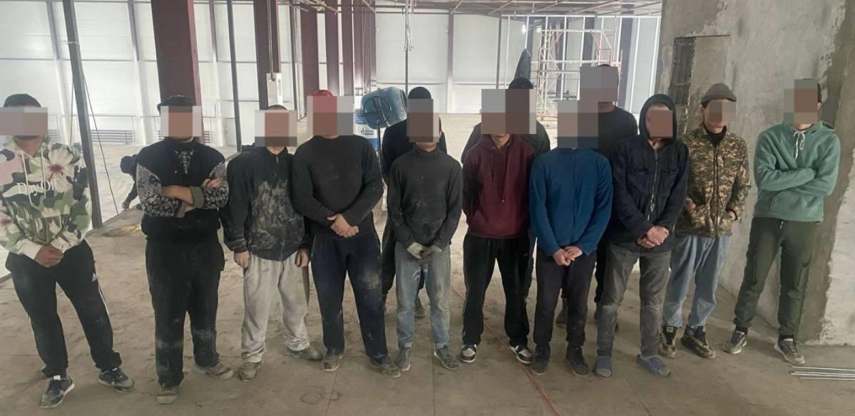 Более 500 иностранцев выдворили из Казахстана