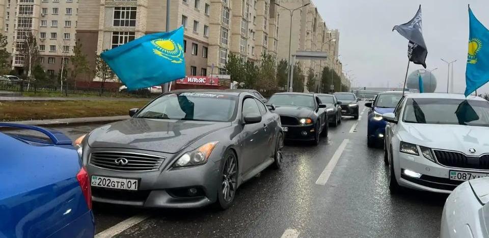 Праздничный автопробег в честь Дня республики прошел в Астане