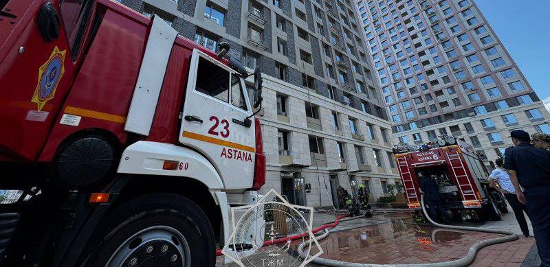 Кабельная шахта с 1 по 12 этажи загорелась в одном из ЖК Астаны