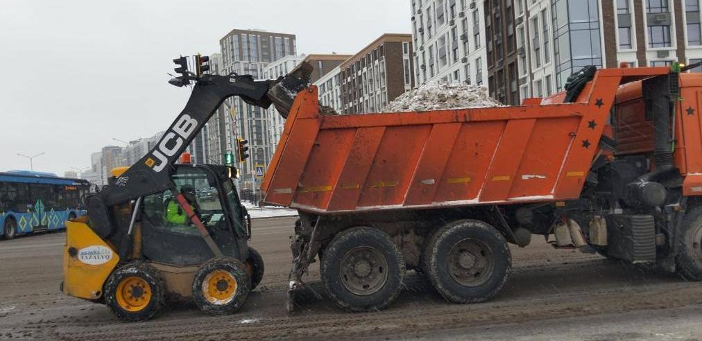 Из Астаны вывезли 16 000 кубометров снега