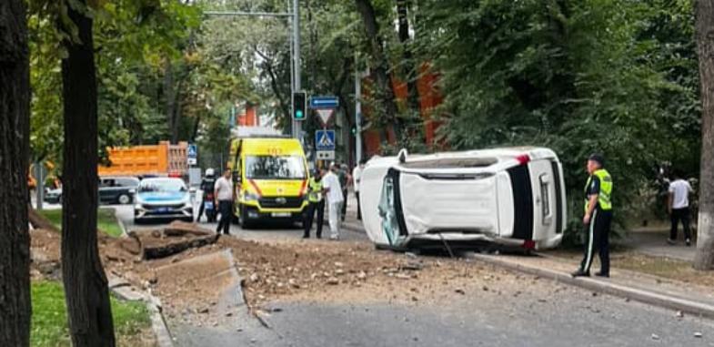 В Алматы взорвался подземный газопровод