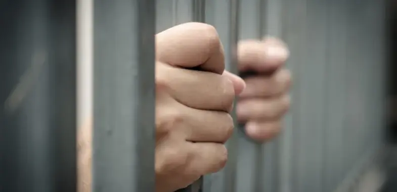 Жителей Темиртау приговорили к тюремному сроку за долги по алиментам