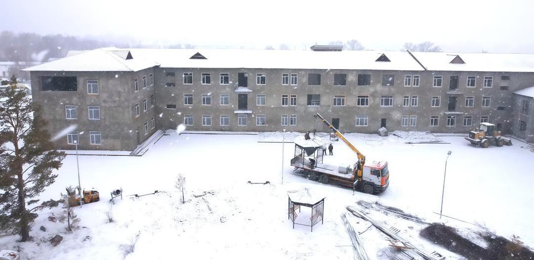 Аким раскритиковал ремонт районной больницы в Жетысу