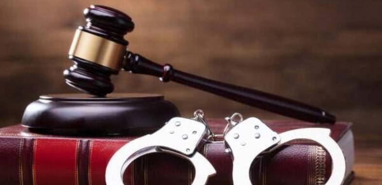 В Кокшетау задержали курьера с 50 пакетами синтетики 