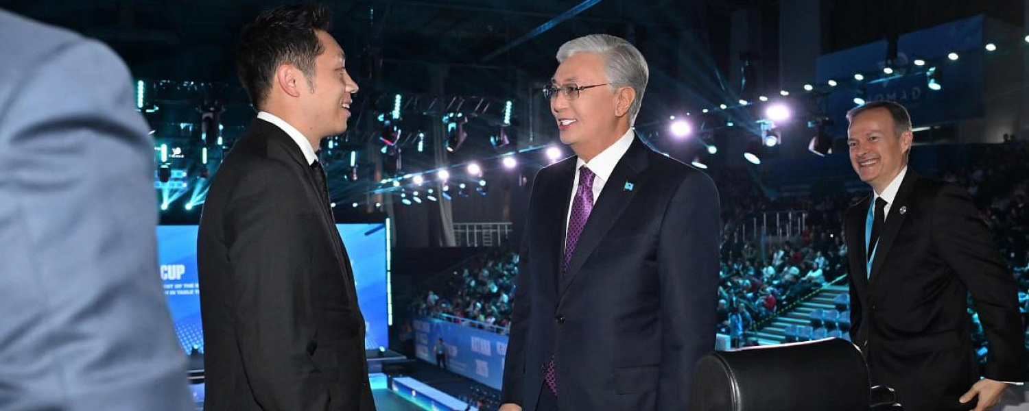 Токаев приехал на шоу-матч по настольному теннису