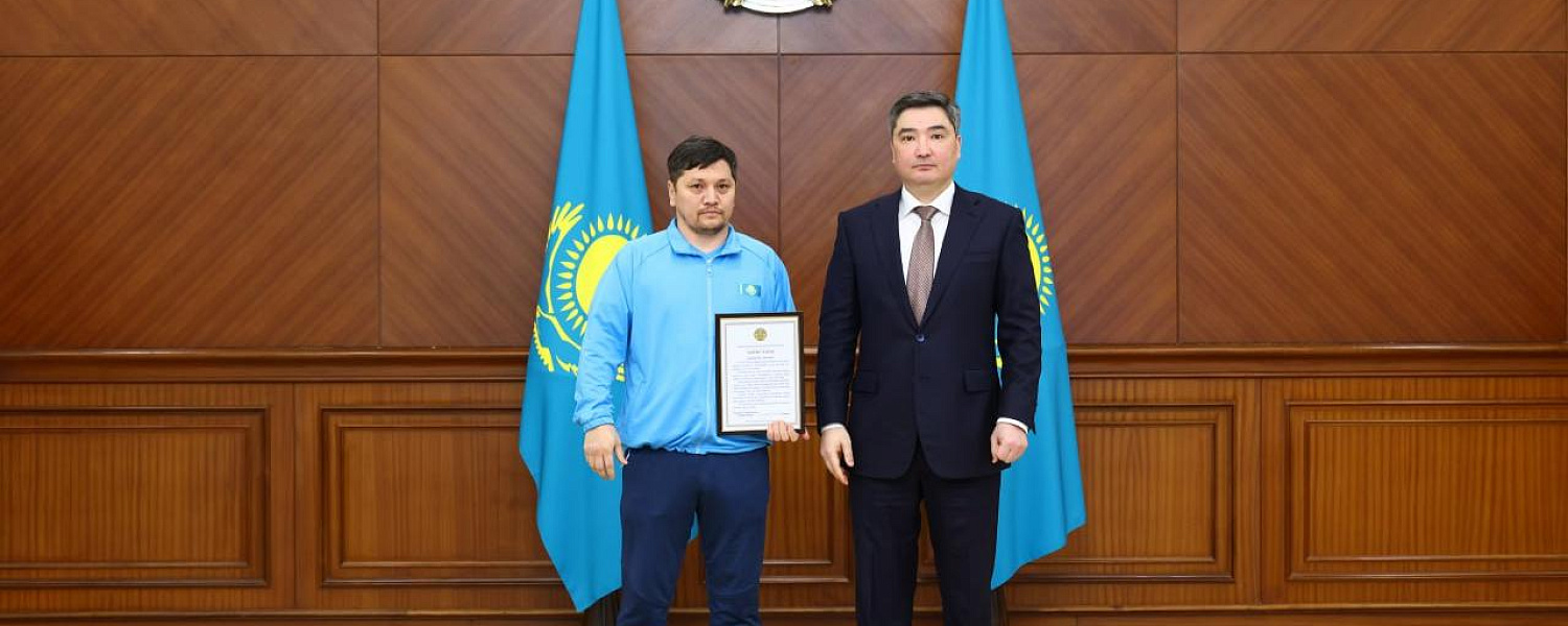 Бектенов наградил спортсменов и тренеров 