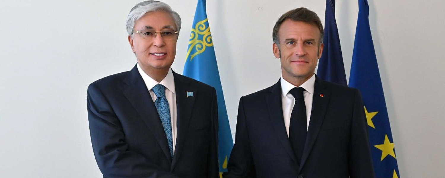 Токаев провел встречу с Макроном
