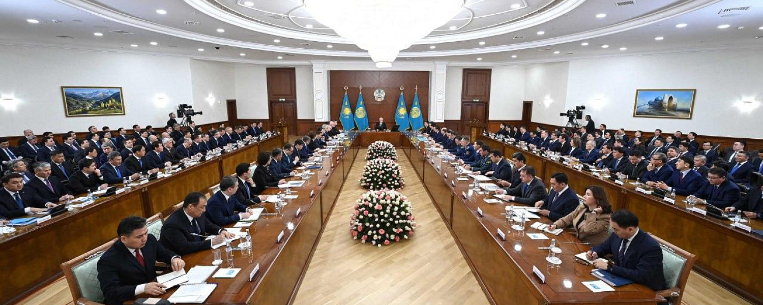 Токаев поручил разработать ИИ-ассистент для замены ЦОНов