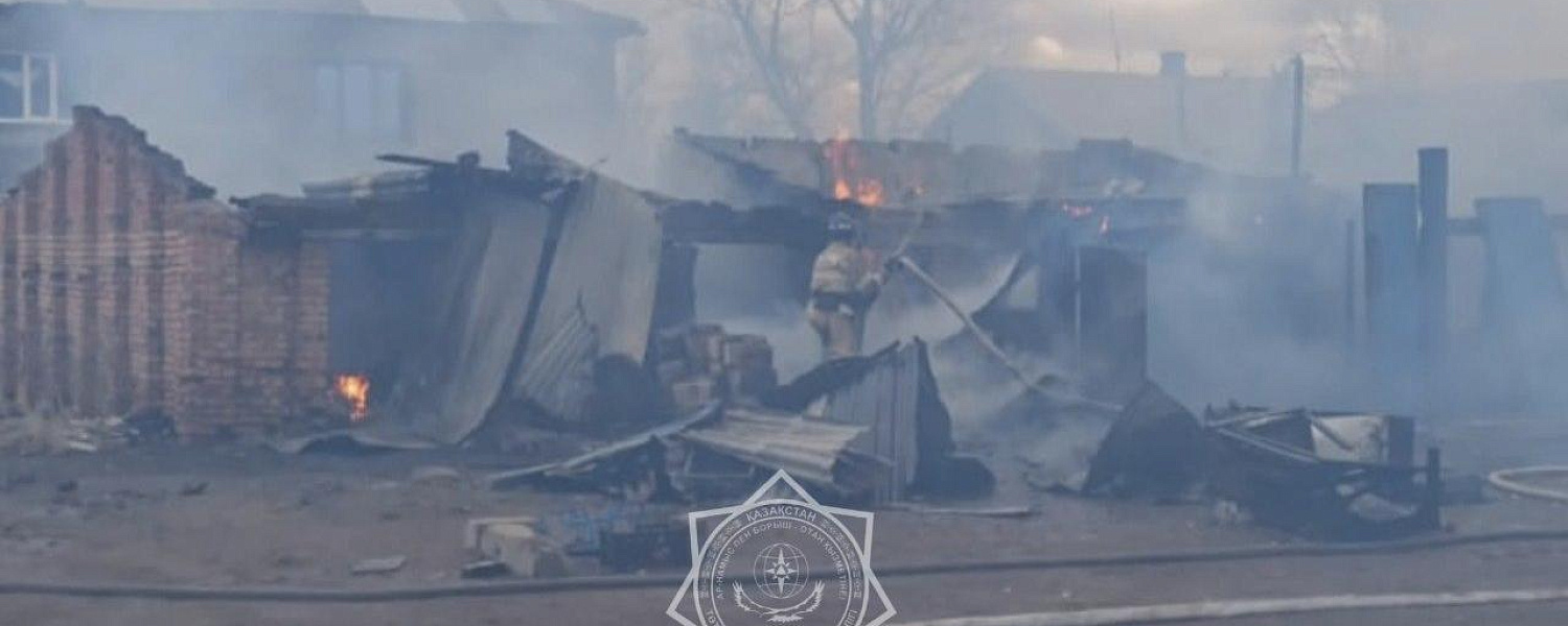 Пожарные предотвратили мощный взрыв в Карагандинской области