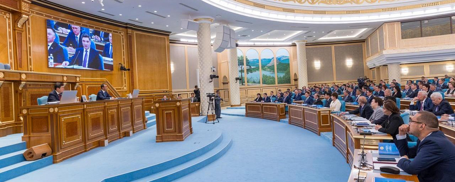 Правительство намерено поэтапно снижать дефицит бюджета