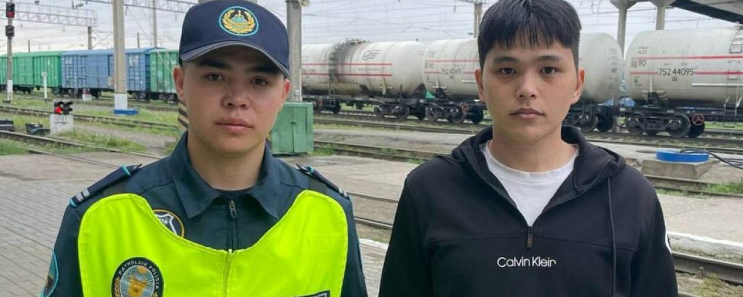 Полицейский и студент спасли мужчину на ж/д станции Костаная
