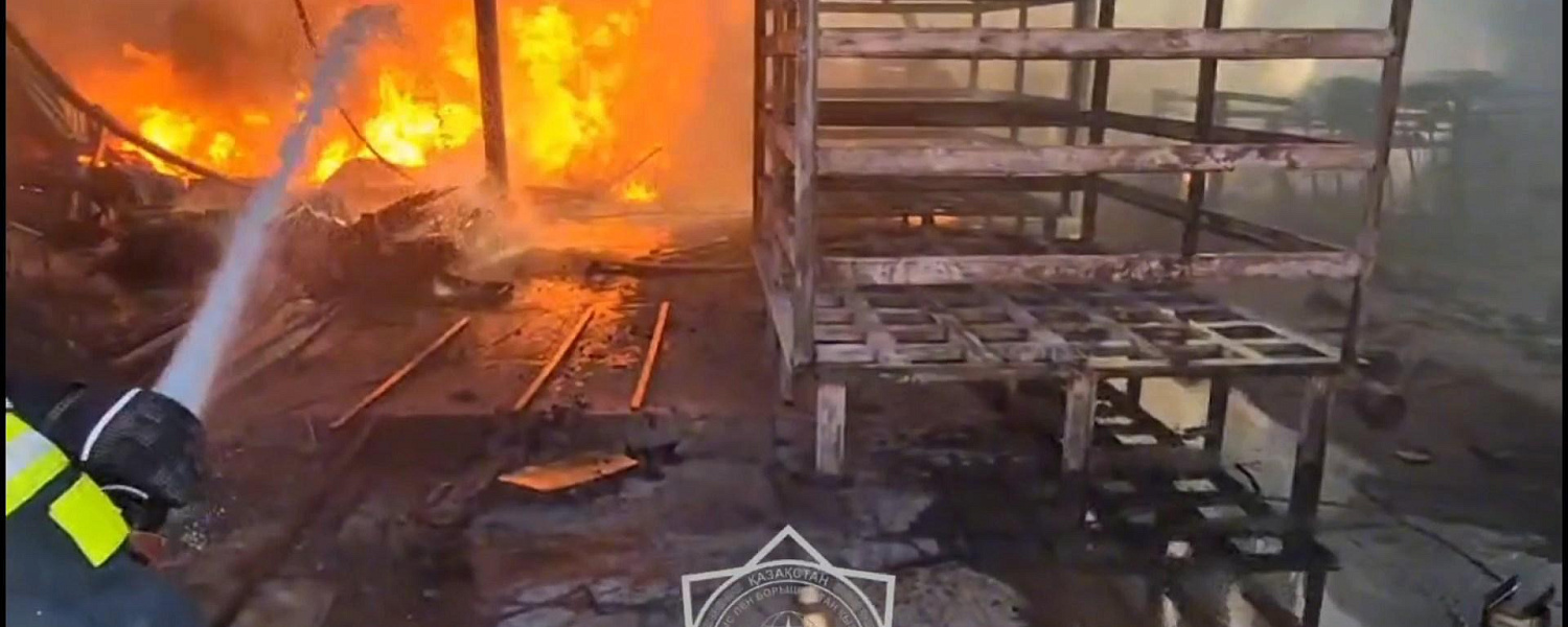 Цех по производству пластика чуть не взорвался в Шымкенте