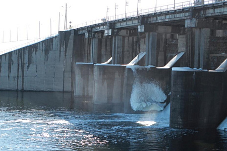 С крупных казахстанских водохранилищ сбрасывают воду
