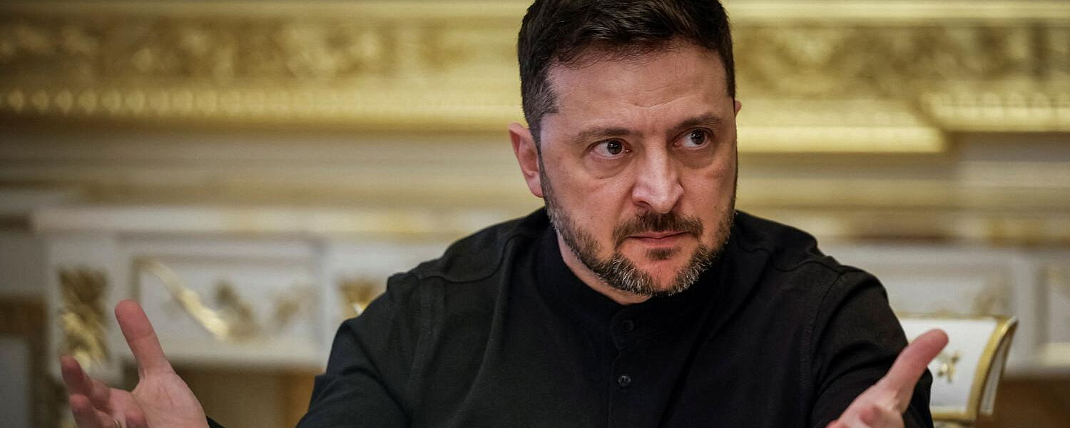 Зеленский прибыл в Париж для переговоров с Макроном 