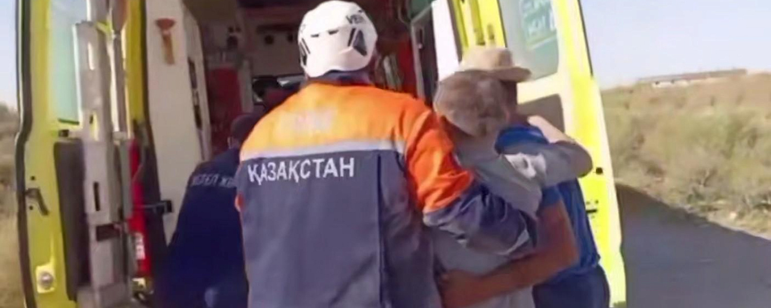Подросток вместе с лошадью упал в пятиметровую яму