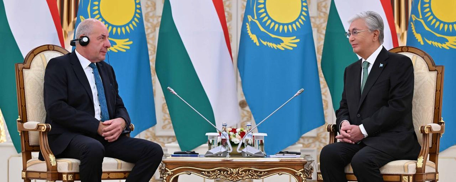 Токаев провел переговоры с президентом Венгрии