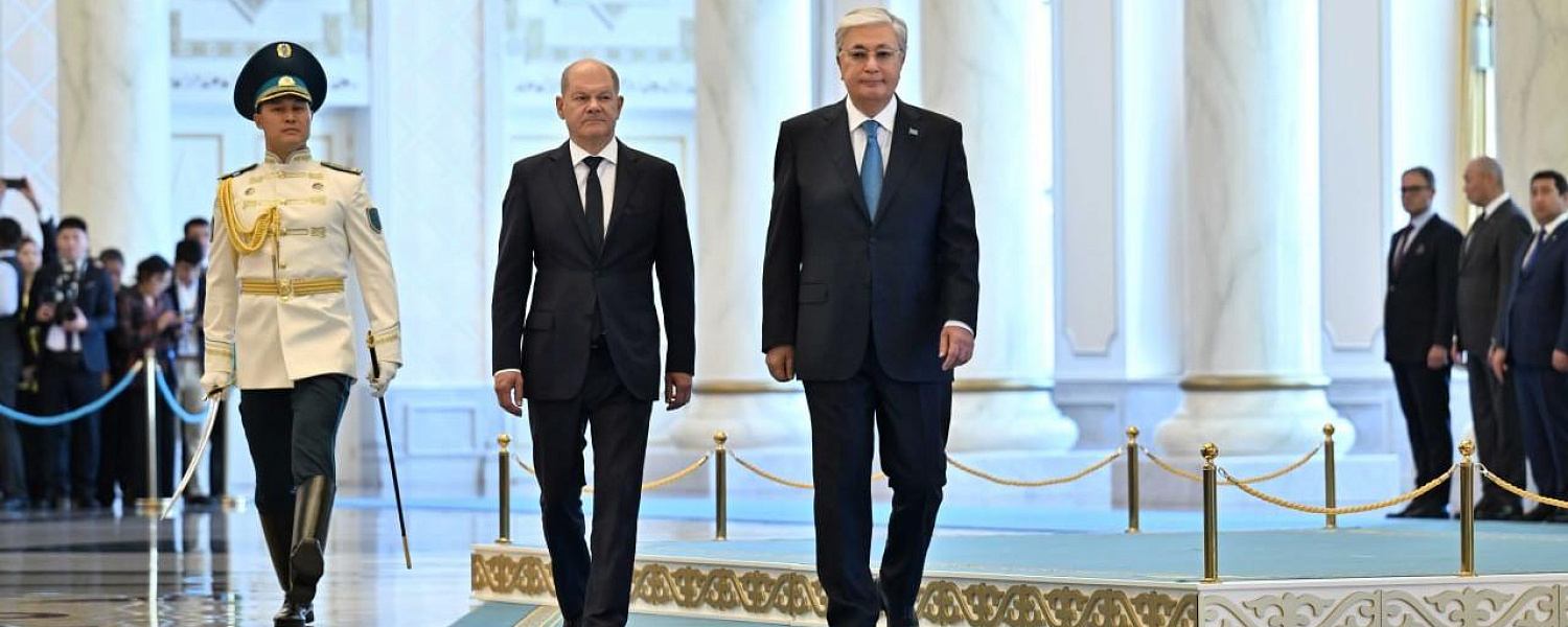 В Казахстан с официальным визитом  приехал  канцлер Германии Олаф Шольц